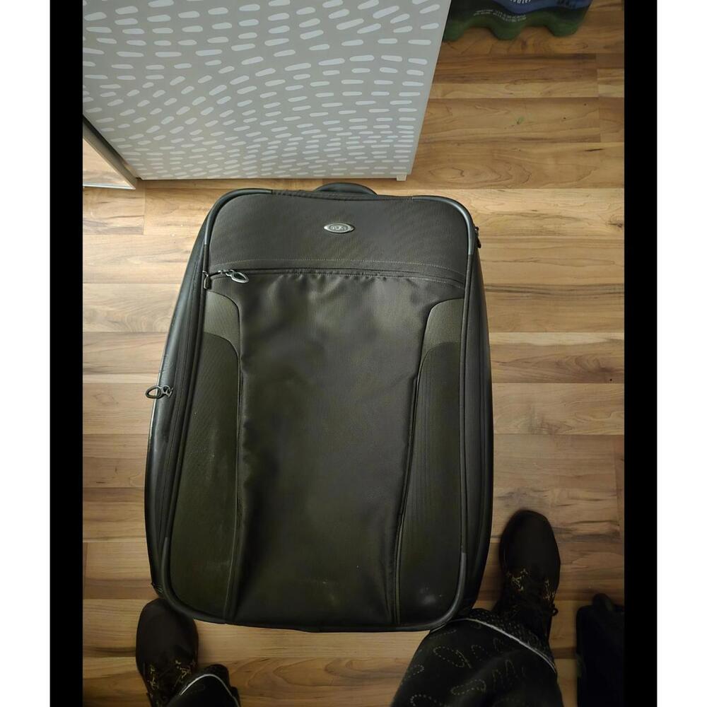 Tumi T3 Transporter 22" Black Upright Wheeled